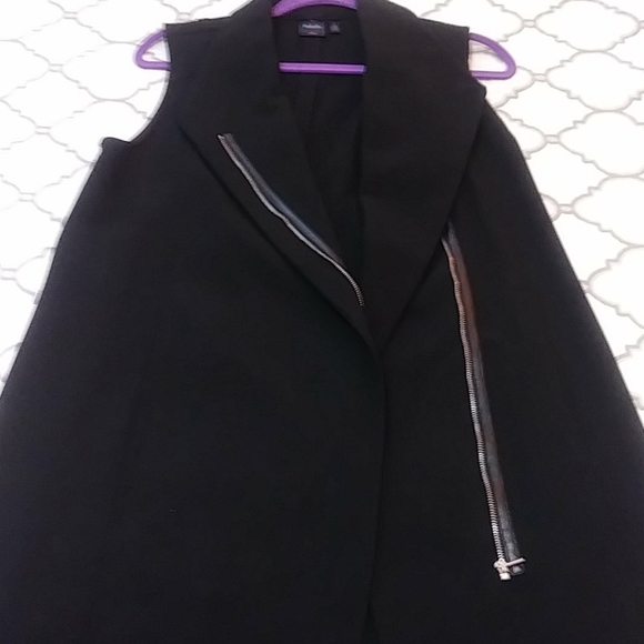 Rafaella Vest - Picture 6 of 10